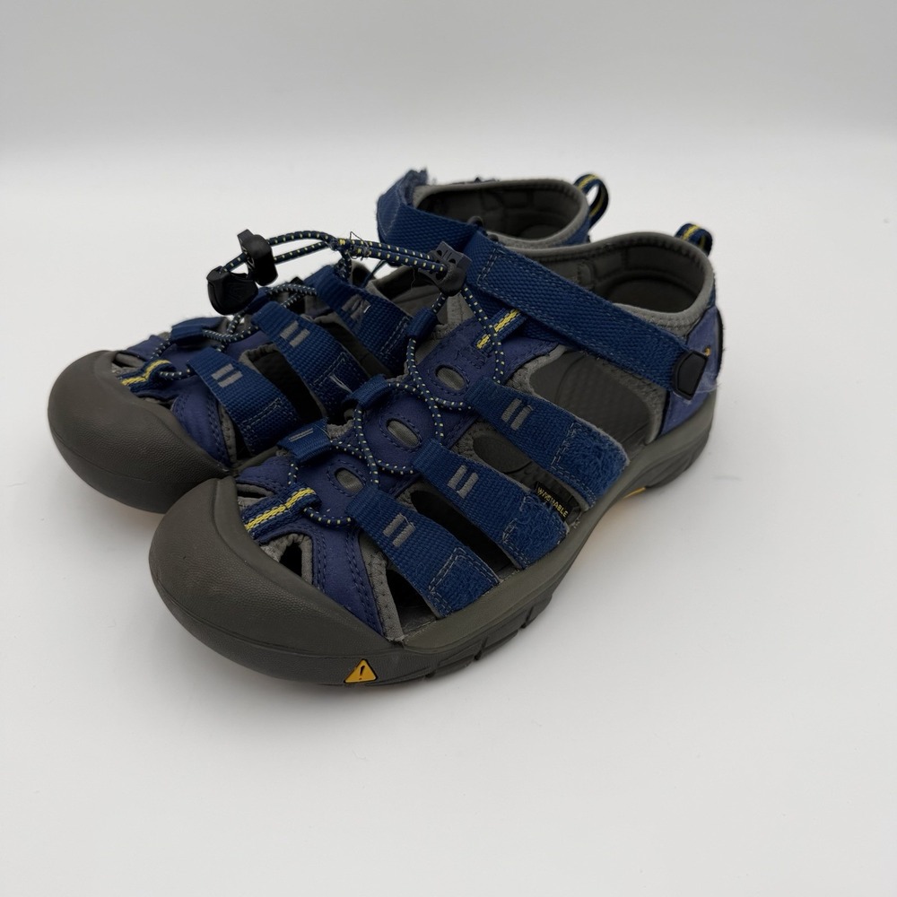 Keen Newport H2 Sandal Waterproof US size 5 Outdoor big kids youth hiking shoes